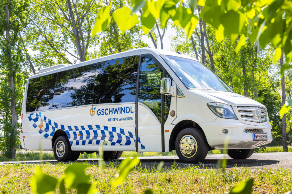18-Sitzer Reisebus